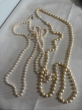 Vintage pearl necklaces